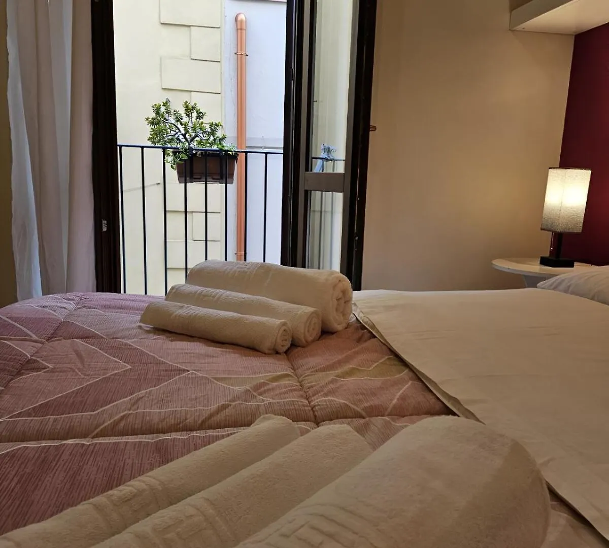 Happie Casa Il Capo & La Cattedrale Apartment Palermo