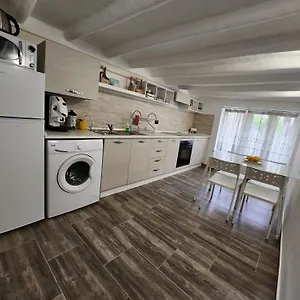  Apartament Don Vito's Home, Dsg2 Short Lets, 250 Mt Metro
