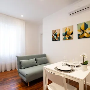the-apulian-loft-via-celentano.barihotels.org/